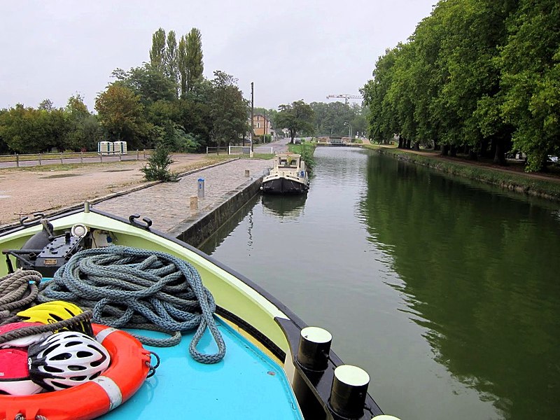 File:Neronville Berth - panoramio.jpg