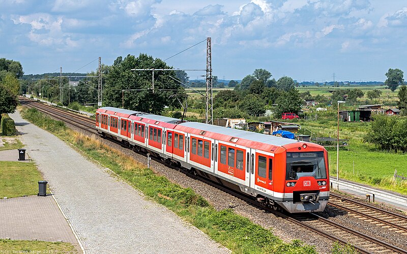 File:Neukloster S-Bahn-Tw 4140 S3 Stade-Altona 7165 Torsten Baetge.jpg