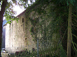 Konventgebäude des ehemaligen Klosters in seiner heutigen Nutzung als landwirtschaftliche Scheune. Auf nachstehendem Plan als Objekt Nr. 8 eingezeichnet