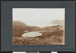Nordkap og Kinnaroddefjord seet fra fjeldet (1909)