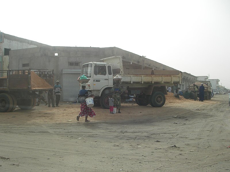 File:Nouakchott vehicles.jpg