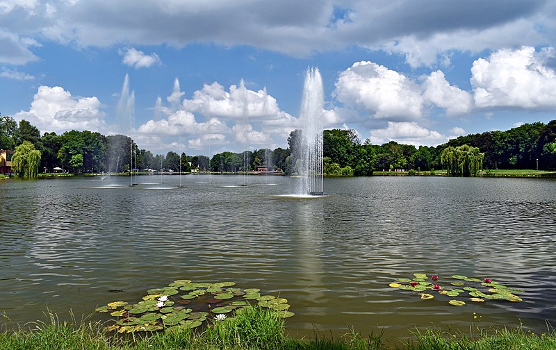 File:Nowa Huta Lake,Nowa Huta, Krakow, Poland.JPG