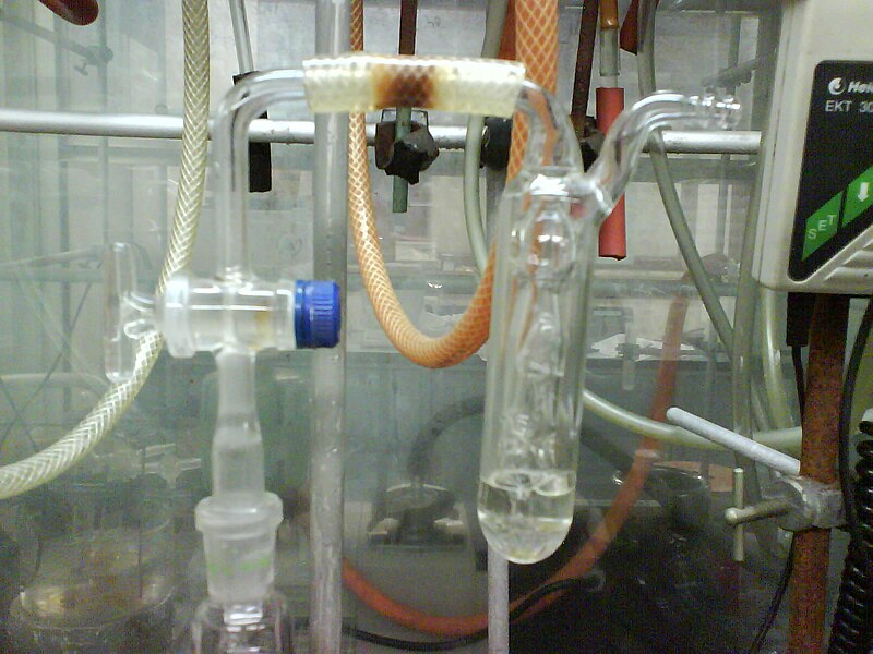 File:Oil bubbler.jpg