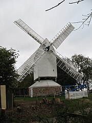 Вітряк у Гессоксі, Західний Сассекс, Англія.