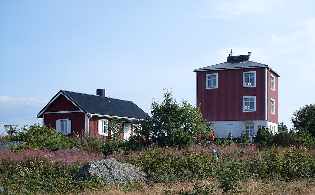 File:Ouranluoto pilot station.JPG