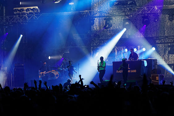 Parov Stelar Band en concert lors de la fête de l'Humanité le 15 septembre 2012.