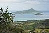 Пти-Мартиника и Пти-Доминика, вид с соседнего о-ва Карриаку