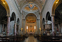 The nave. Pietrasanta dom innen kirchenschiff.jpg