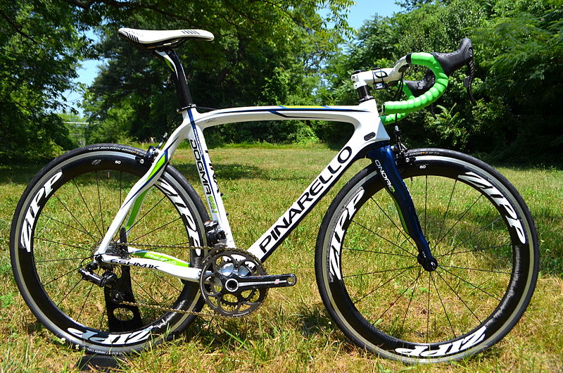 File:Pinarello Dogma 65.1 with Campagnolo Record EPS (14461803995).jpg