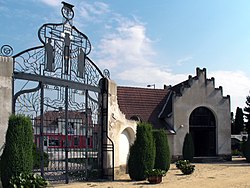 Kaple s márnicí na hřbitově v Kluku
