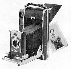 Polaroid 900, appareil à développement instantané.