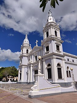 Ponce cathedral, Ponce, Puerto Rico, after the Puerto Rico 2019-2020 earthquakes.jpg