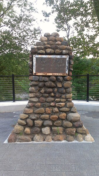 Post Ford at River Drive and Columbus Ave – Revolutionary War Monument