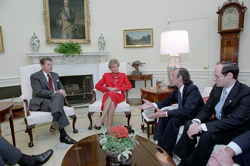 File:President Ronald Reagan meeting with Elie Wiesel and Peggy Tishman.jpg