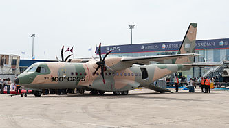 English: Royal Air Force of Oman EADS CASA C-295 (reg. 901, c/n 100) "100th C295" at Paris Air Show 2013. Deutsch: EADS CASA C-295 (reg. 901, c/n 100) der Königlich-Omanischen Luftwaffe "100th C295" auf der Paris Air Show 2013.