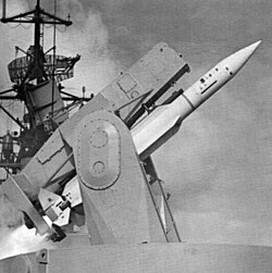RIM-24 Tartar USS Berkeleyn (DDG-15) kannella vuonna 1970.