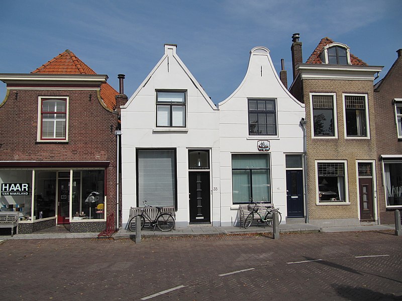 File:RM10721 RM10720 Brielle - Maarland Noordzijde 35 en 34.jpg