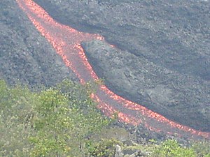 Rios de lava pacaya.jpg