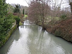 Rogny-les-Sept-Écluses ; le Loing quitte le canal de Briare ; vue vers le nord-ouest.Category:Loing