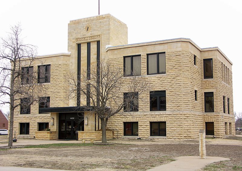 File:Russell County Court House, Russell, Kansas.jpg