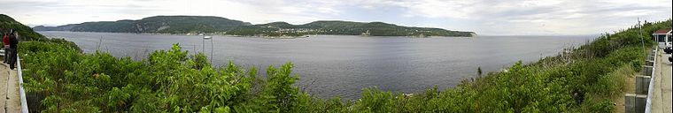 Embouchure du Saguenay dans le fleuve Saint-Laurent avec Tadoussac