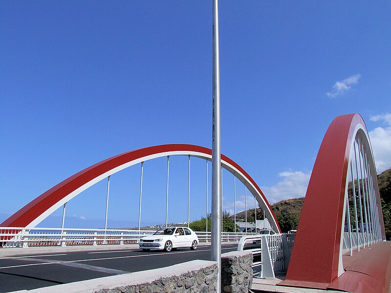 File:Saint-Leu (La Réunion) - Pont bow-string de Saint-Leu -3.JPG