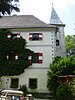 Schloss Feldegg - Südostseite mit Turm.jpg