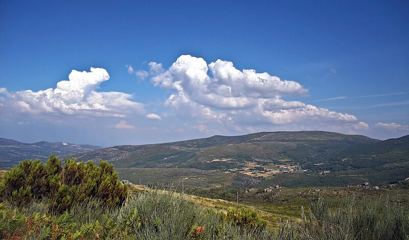 File:Serra do Gerês - Portugal (4238327851).jpg