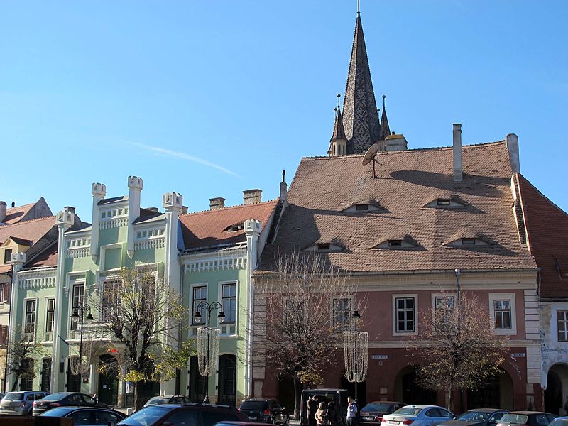 File:Sibiu, piazza mica 04.JPG