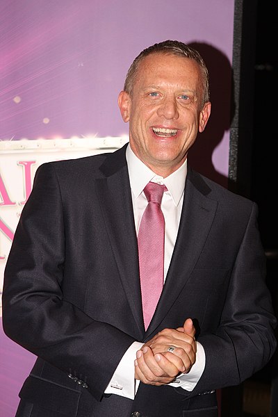 File:Simon Burke (8053364082).jpg