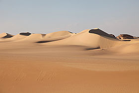 Dunas do Grande Mar de Areia perto de Siuá, no Egito