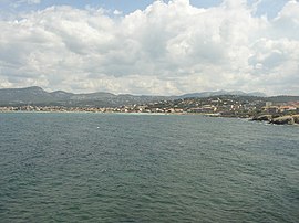 Six-Fours (andSanary on the left) seen from Cap Nègre