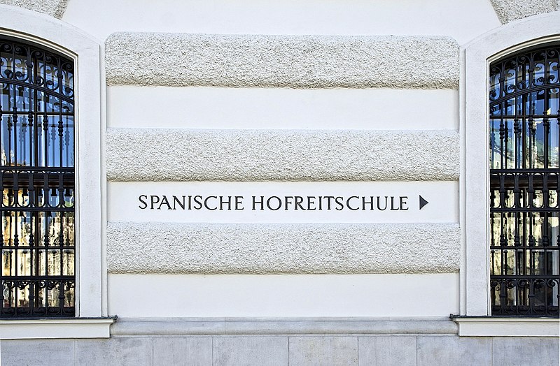 File:Spanische Hofreitschule Vienna entrance Hofburg.jpg