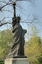Статуя на свободата в Люксембургската градина, 2005 г.