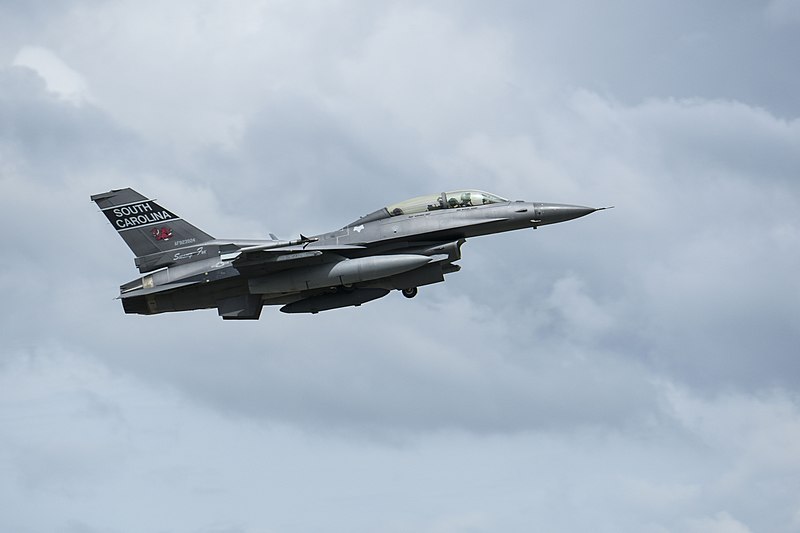 File:Swamp Fox F-16s evacuate ahead of Hurricane Dorian (48679157663).jpg