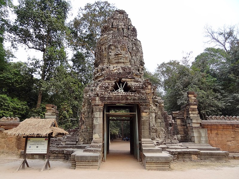 File:Ta Prohm Westtor 01.jpg