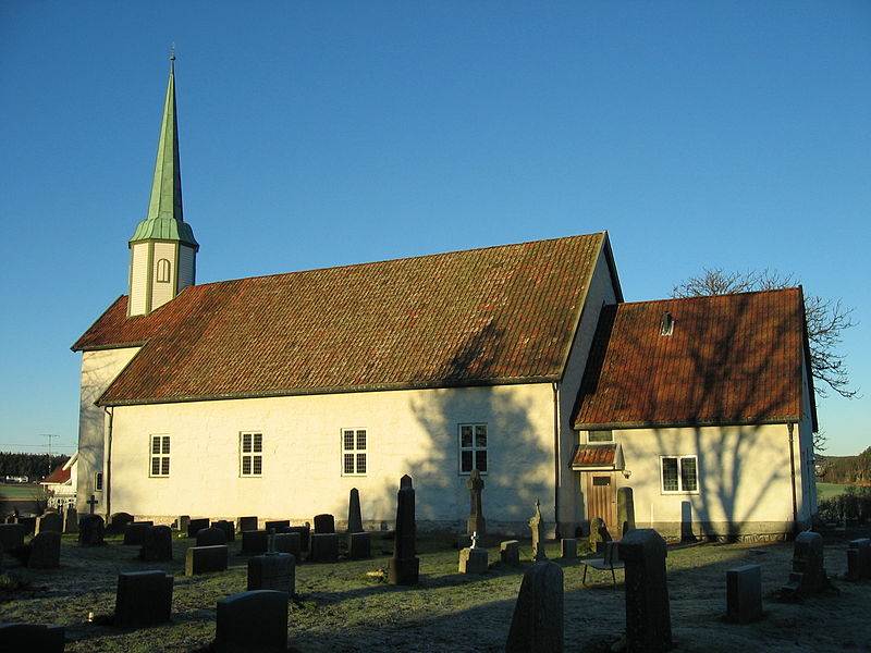 File:Torsnes kyrkje 01.JPG