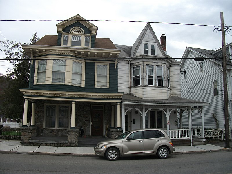 File:Tremont, Pennsylvania (5656745145).jpg