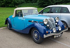 Роудстър купе Triumph Dolomite 1940 - front.jpg