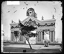 File:Triumphal_arch,_Peddar's_Wharf,_Hong_Kong._Wellcome_L0055572.jpg