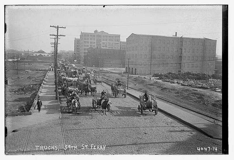 File:Trucks at 39th St. Ferry LOC 15492711371.jpg