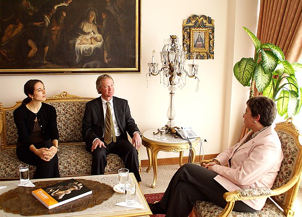 Chafee visits with Ecuadoran Minister of Foreign Affairs Maria Isabel Salvador in 2008. Chafee has called for increased U.S. engagement in Latin Ameri