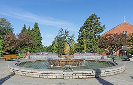 Victoria Centennial Fountain, Victoria, British Columbia, Canada 01.jpg