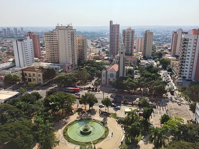 Catedral São Sebastião, Praça 9 de Julho