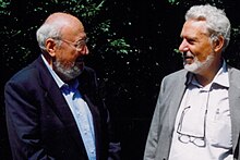 Heinz Waibl e Giorgio Casati nel cortile di via Giusti 3-5, Milano, 2009