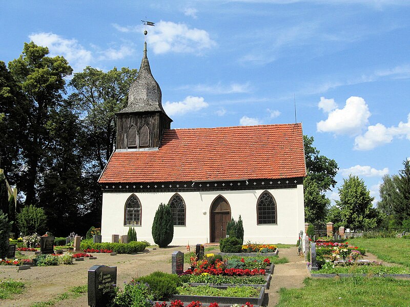 File:Walow Kirche 2009-07-16 143.jpg