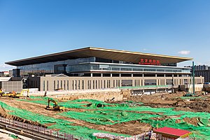 主体已启用、西广场仍在施工的北京朝阳站（2021年9月）