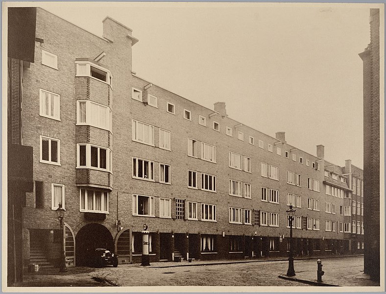 File:Woonhuizen - Houses Amsterdam (6828950099).jpg