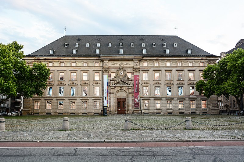 Die Reiss-Engelhorn-Museen 800px-Zeughaus_Mannheim_2014-07-23