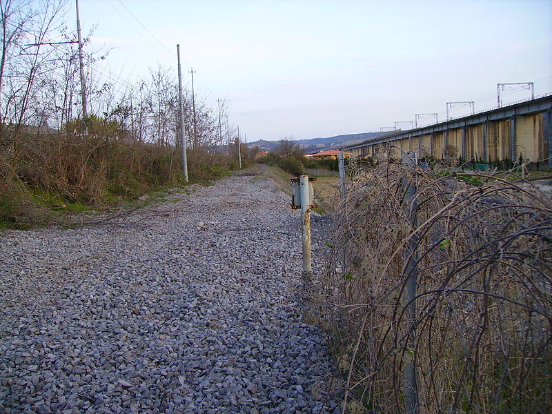 File:Zona Carico-Stazione Allerona.JPG